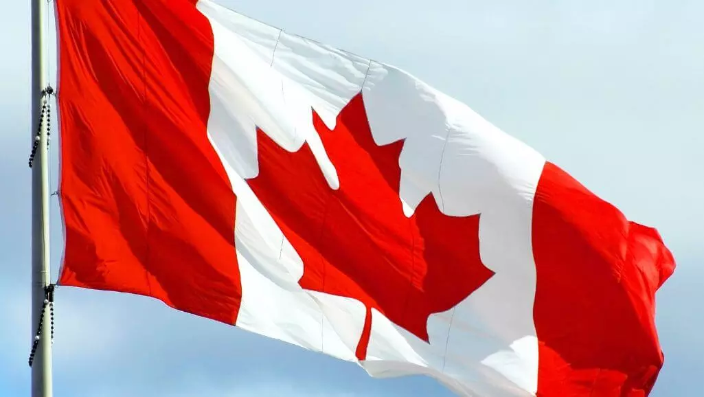 drapeau du canada choisir une province pour immigrer au Canada - LA PETITE FAMILLE V